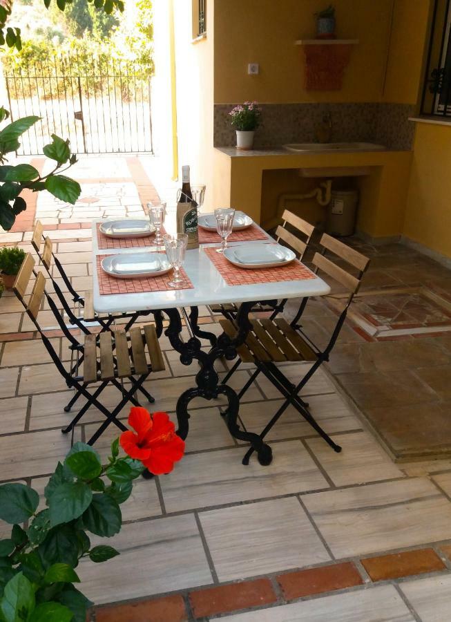 House With Garden Near The Sea Apartment Agia Efimia Bagian luar foto