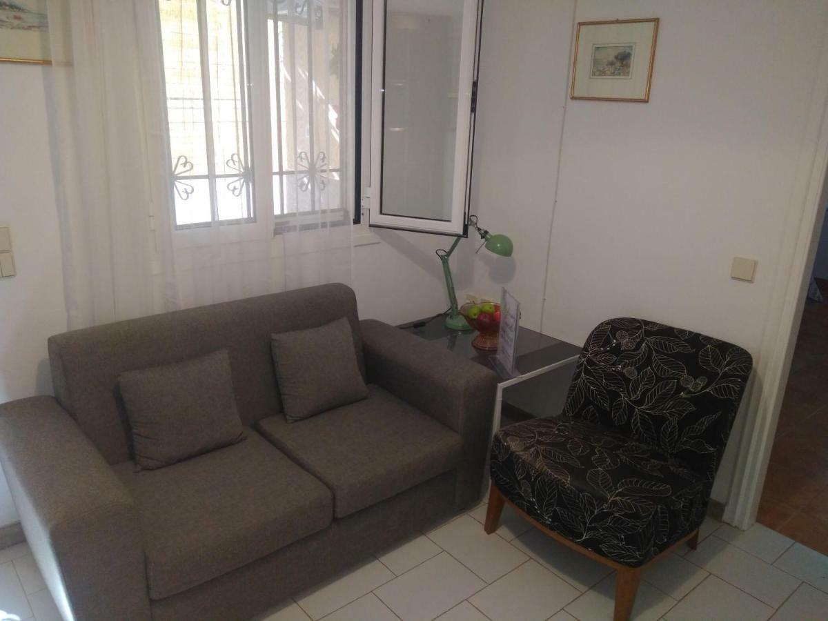 House With Garden Near The Sea Apartment Agia Efimia Bagian luar foto