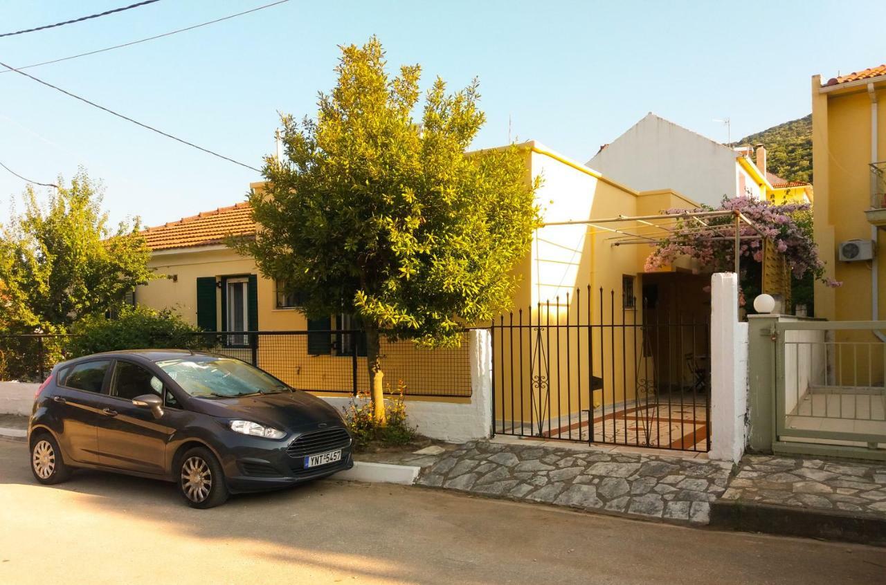 House With Garden Near The Sea Apartment Agia Efimia Bagian luar foto