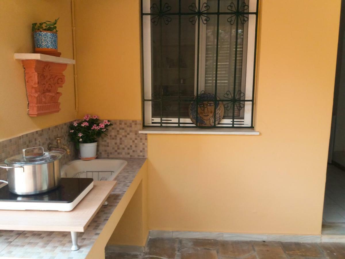 House With Garden Near The Sea Apartment Agia Efimia Bagian luar foto