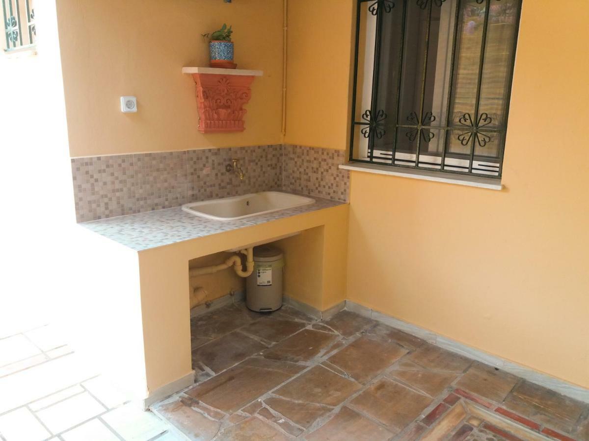 House With Garden Near The Sea Apartment Agia Efimia Bagian luar foto