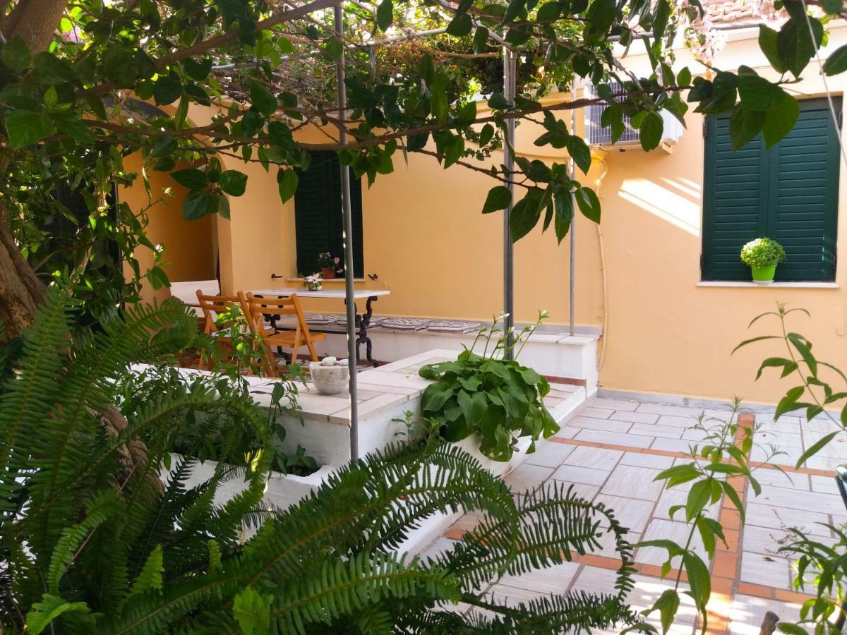 House With Garden Near The Sea Apartment Agia Efimia Bagian luar foto